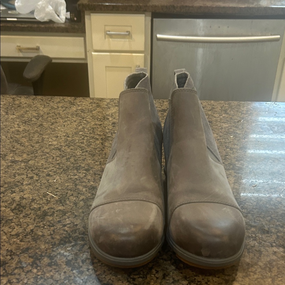 Sorel Women's Gray Ankle Booties - Picture 2 of 3